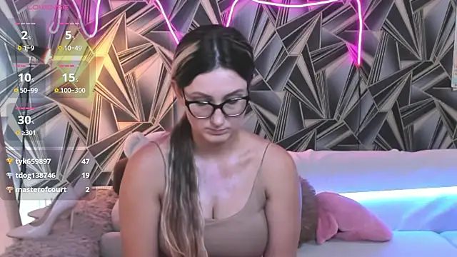 NikkiKisss Chat XXX in diretta