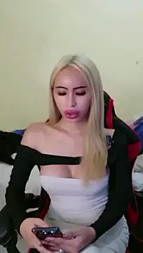 celest_yummy's Live XXX Chat
