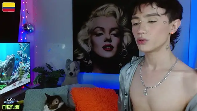 maxiy_001 Adlı Modelin Canlı XXX Sohbeti