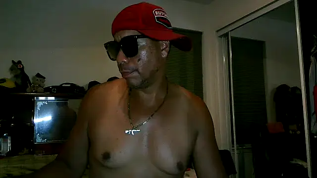 Chat XXX en directo de pimpdaddy4ever