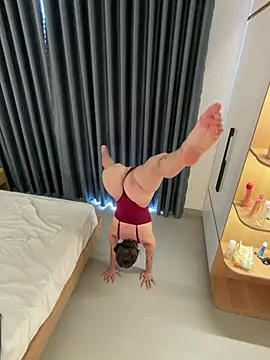 FlexibleDoll_'s Live XXX Chat
