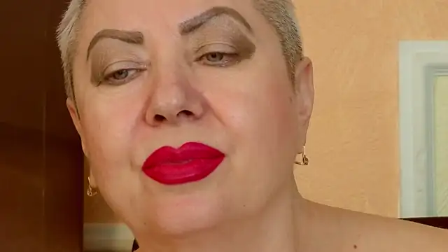 LadyPosh's Live XXX Chat