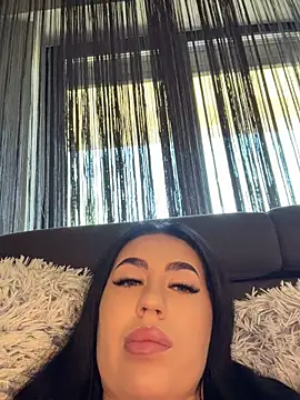 Andrestarr Adlı Modelin Canlı XXX Sohbeti