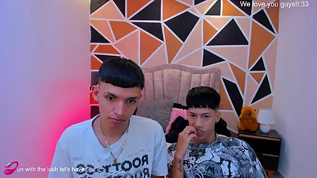 Juan_Nd_Steven's Live XXX Chat