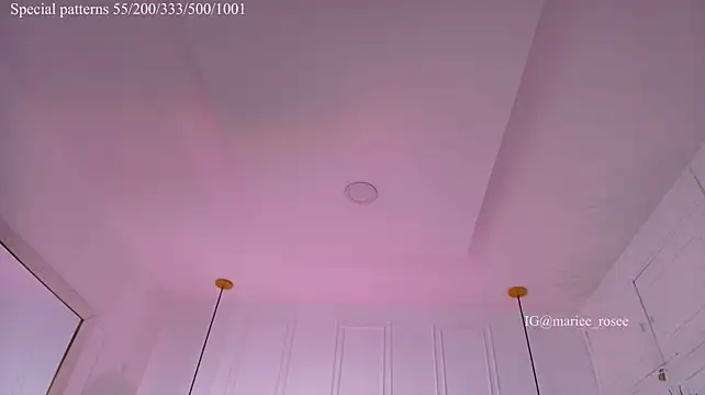 Chat +18 de Mariee_rosee ao vivo