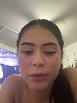 Chat XXX en directo de Yocelinbabyyy