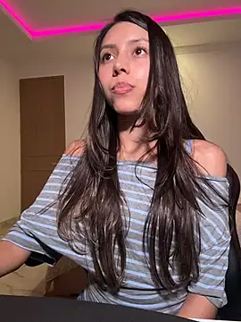Chat +18 de MissBecka_ ao vivo