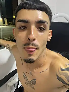 XXX chat uživo modela NikoStone_