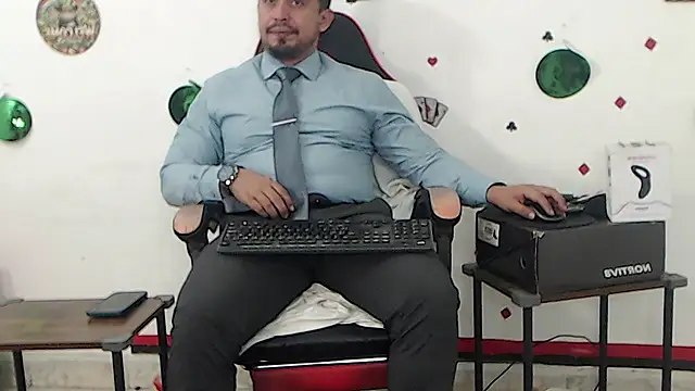 KalethBigDick Chat XXX in diretta