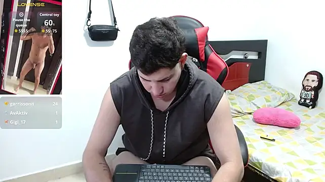 Fozil_Dvice Live XXX-chat