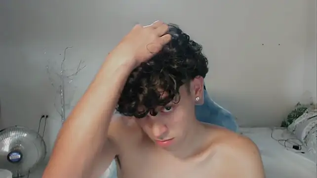 Chatroom XXX en direct de FUNNY_DICK_