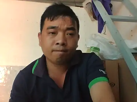 XXX chat uživo modela Palatable69-VN
