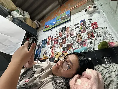 צ'אט XXX בשידור חי של violeta_818