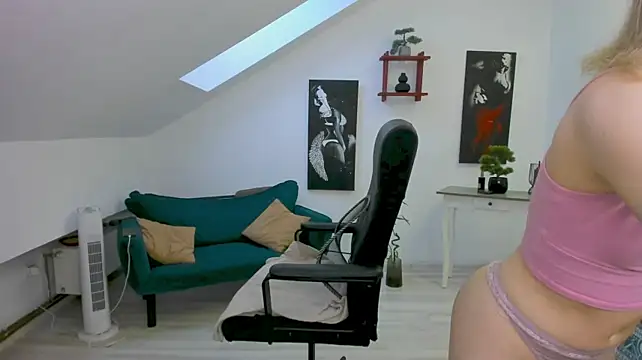 EllisYa Live XXX-chat