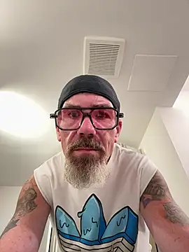 Chatroom XXX en direct de niceguybigcock