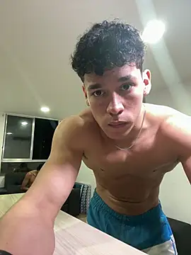 Luke_Muscle Chat XXX in diretta