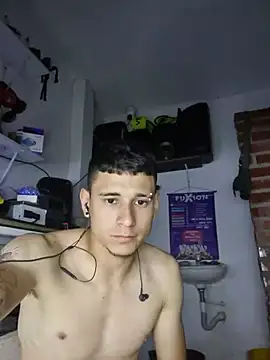 aronmax_ live XXX chat