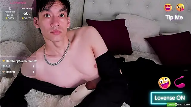 CalvinChapman Adlı Modelin Canlı XXX Sohbeti