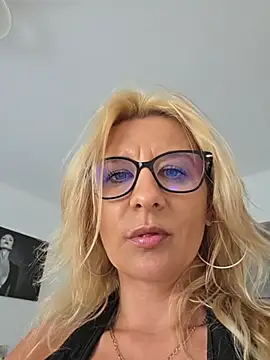 KaylinJan XXX чат на живо
