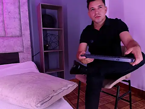 Онлайн чат XXX Hey_Noaah