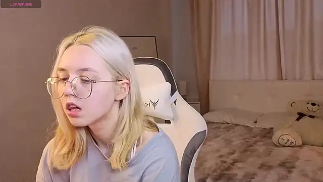 mollyy_snow's Live XXX Chat