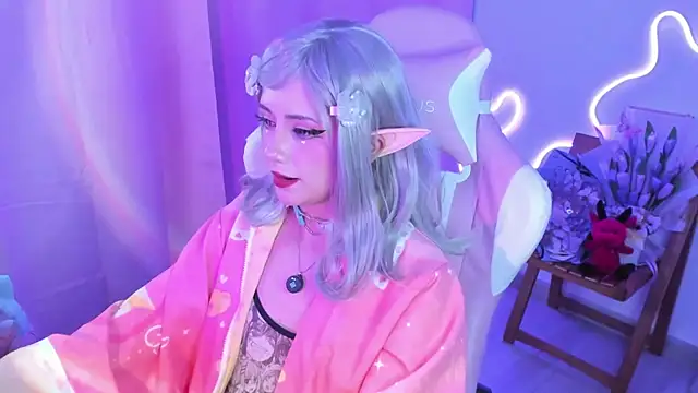 HoornyMoon 现场XXX聊天