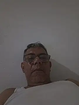 Marco_hot73: διαδικτυακό σόου στην κάμερα