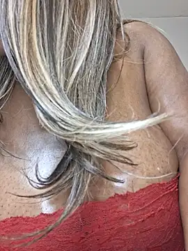 QueenSu Adlı Modelin Canlı XXX Sohbeti
