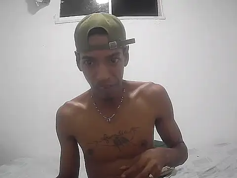 AlbertBigCock Adlı Modelin Canlı XXX Sohbeti