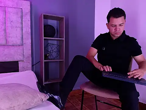 Hey_Noaah: απευθείας συνομιλία ΧΧΧ