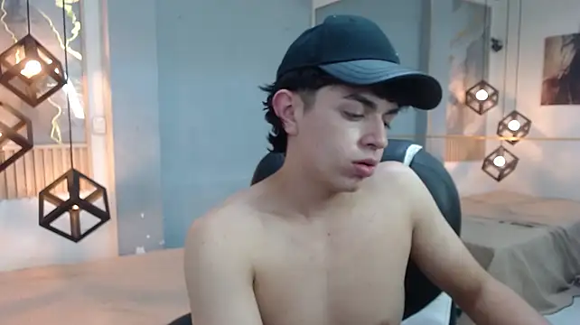 Andy_09_n Live XXX chat
