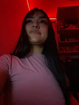SweetSmokee Adlı Modelin Canlı XXX Sohbeti