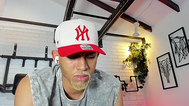 B_Wild's Live XXX Chat