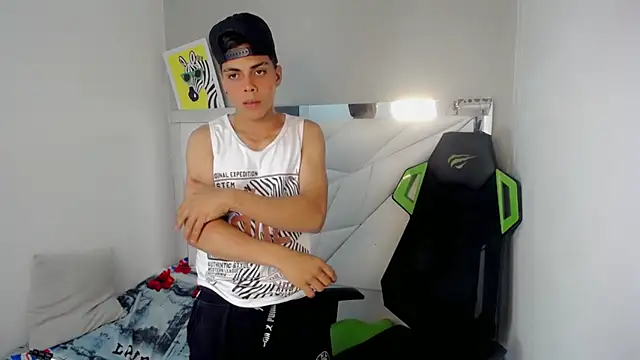 RyanFlirtyn Live XXX chat