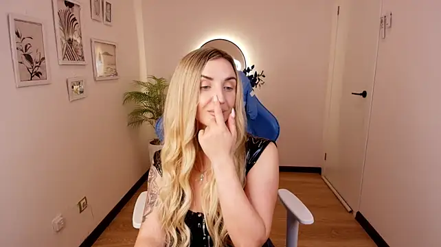 White_F0x Chat XXX in diretta