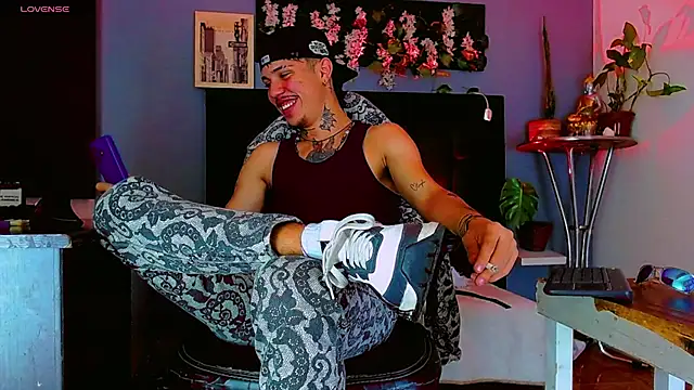 HannibalLester XXX чат на живо