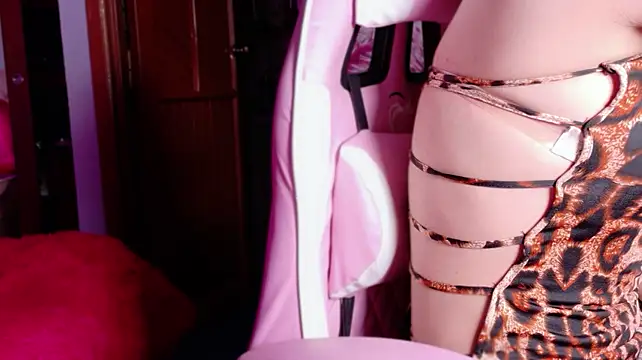 הופעת וובקאם של scarlettdivine_