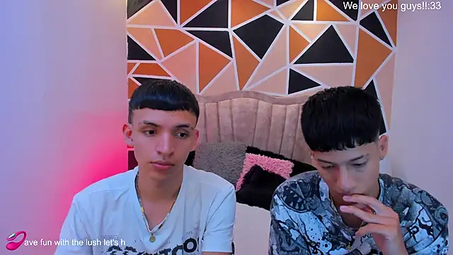 Juan_Nd_Steven's Live XXX Chat