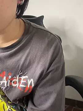 _Tommy_7 live XXX chat