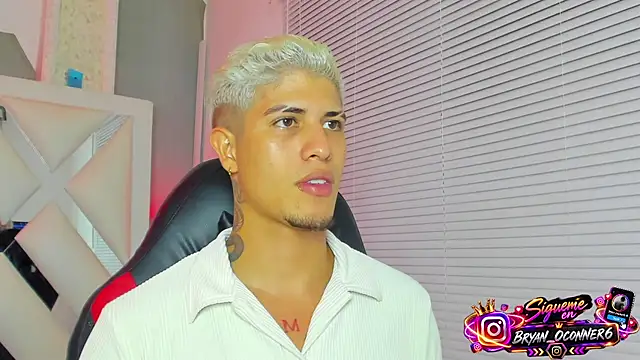 הופעת וובקאם של dominic_connor