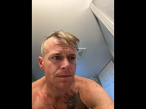 DILFiGuess1 XXX чат на живо