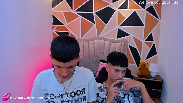 Juan_Nd_Steven's Live XXX Chat
