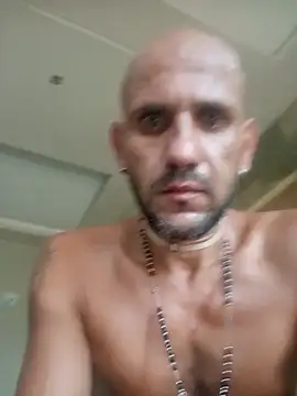 Ozzypolo webcam show