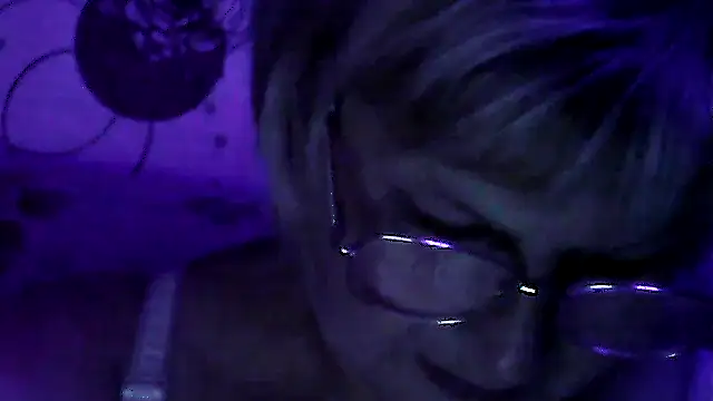 Czat XXX na żywo – Eleanor_Katie