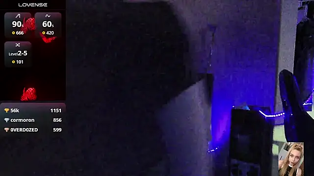 Blondiewithanass' Live XXX Chat