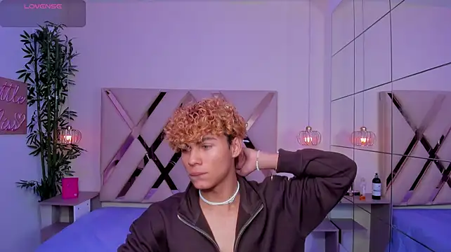 Онлайн чат XXX Anyelo_Twink