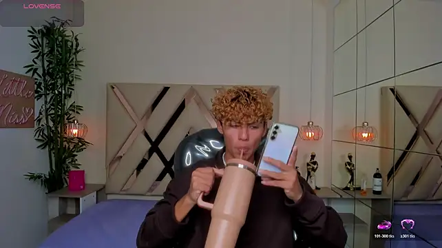 Chat +18 de Anyelo_Twink ao vivo