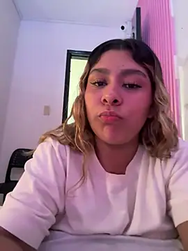Sophie19__'s Live XXX Chat