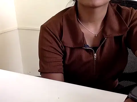 Meera-Mythun Adlı Modelin Web Kamerası Şovu