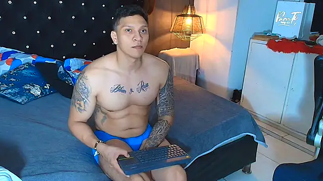 ethan_dalton_'s Live XXX Chat